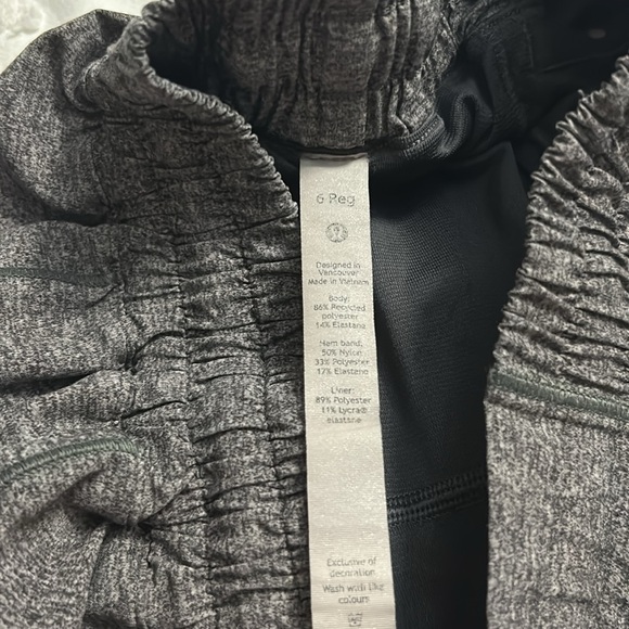 LULULEMON HOTTY HOT LR 2.5” - Picture 4 of 4